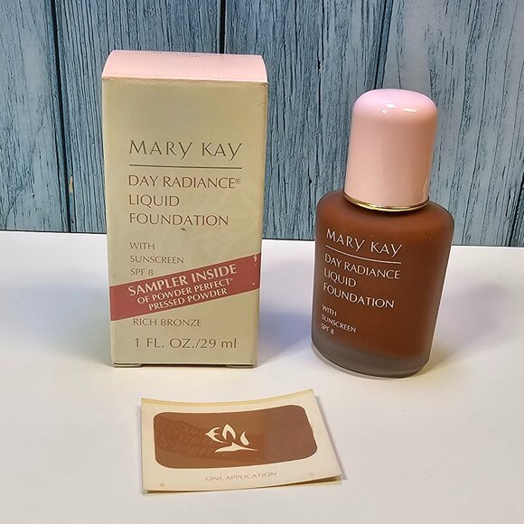 Mary Kay‎ Day Radiance Liquid Foundation - Rich Bronze  #5736 - NIB Old Stock - Picture 1 of 8